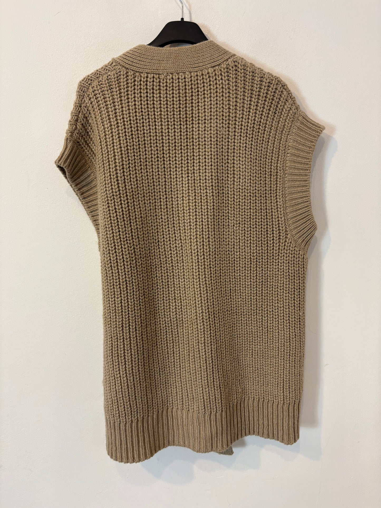 ZARA. Chaleco punto beige tostado
