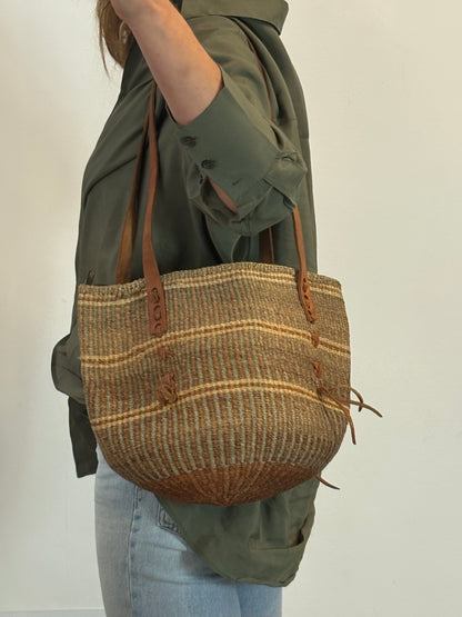 OTRAS. Bolso asa larga con piel