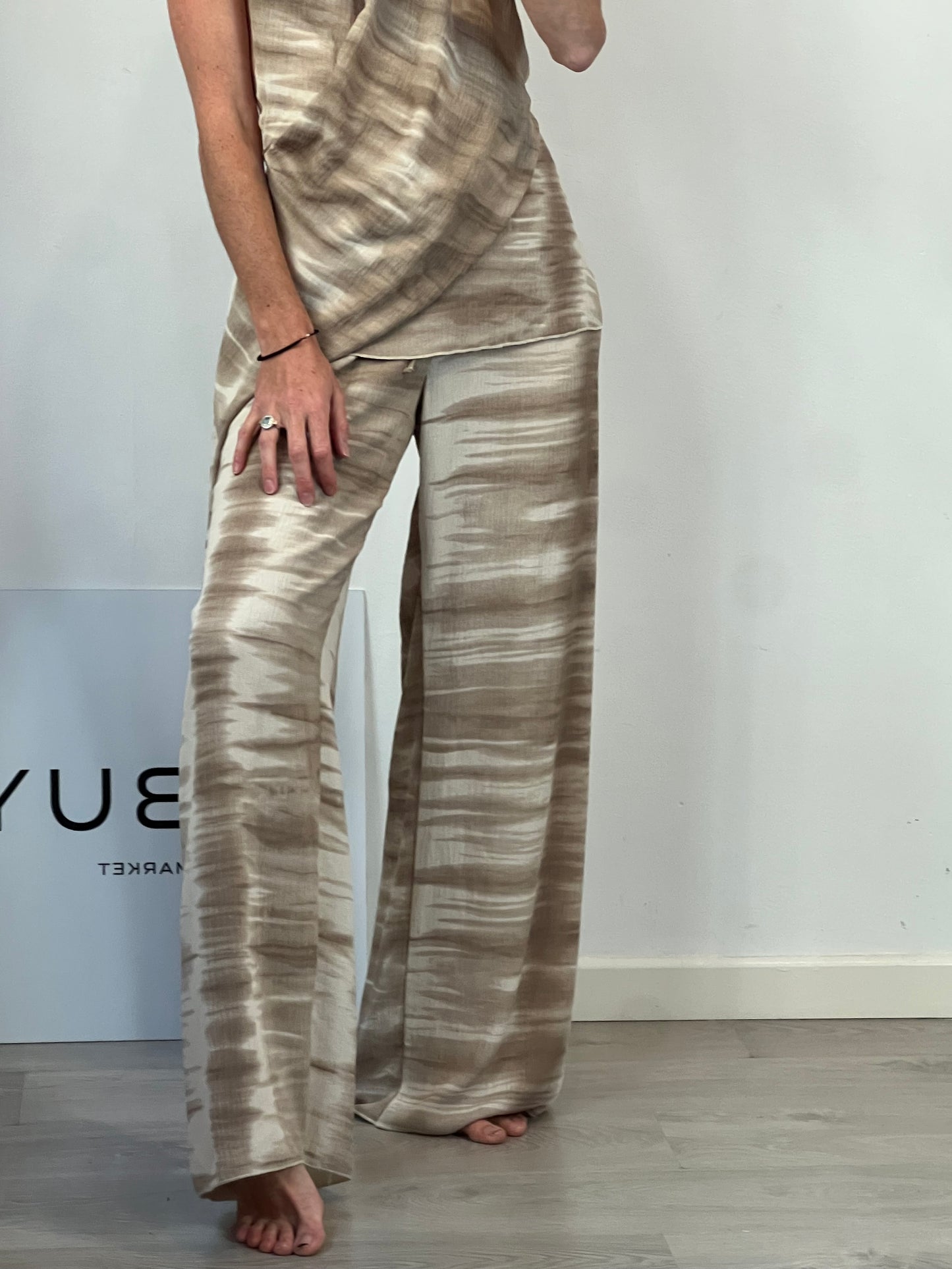 ZARA. Conjunto estampado tie dye