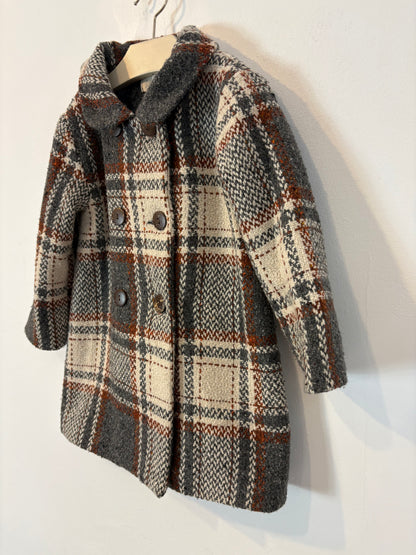 BONNET A POMPÓN . Abrigo cuadros con lana