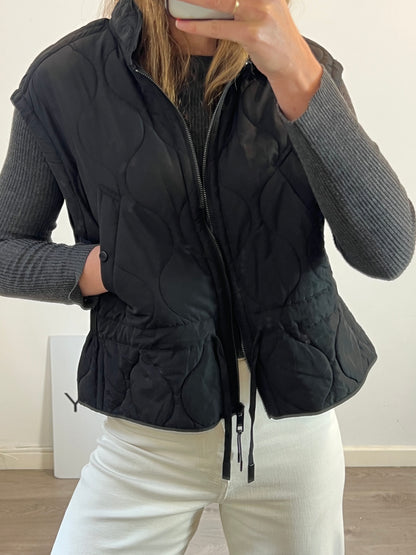 ZARA. plumas negro sin mangas T.s