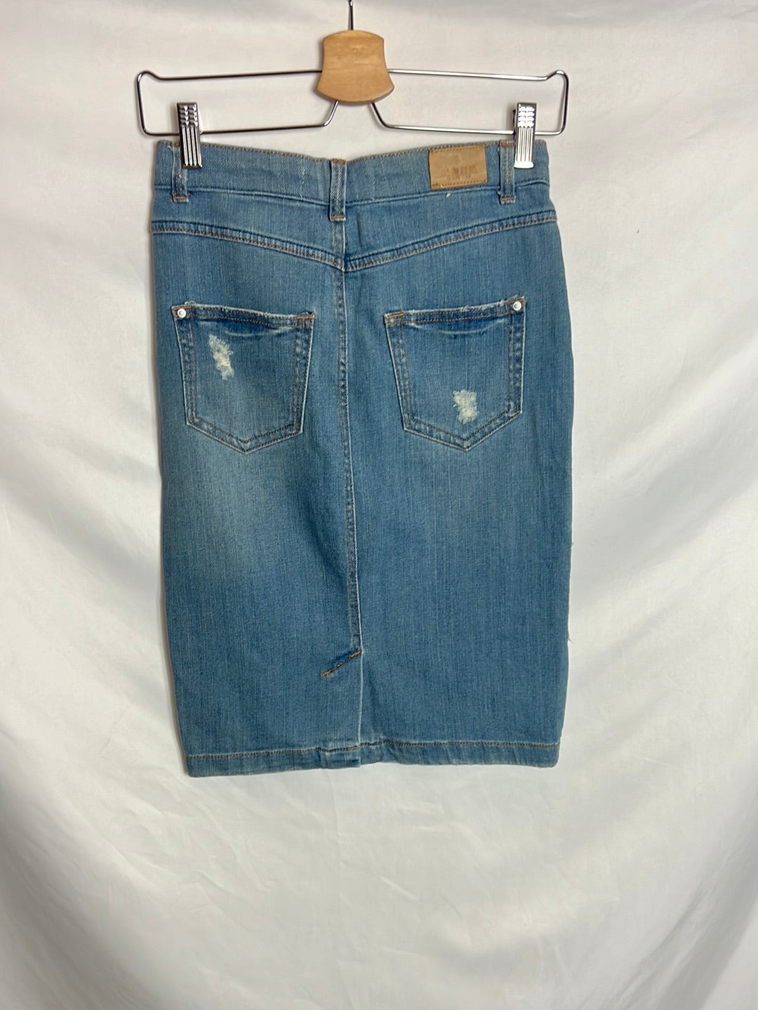 ZARA. Falda denim efecto desgastado. T S