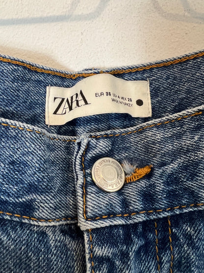 ZARA. Denim recto lavado medio. T 36