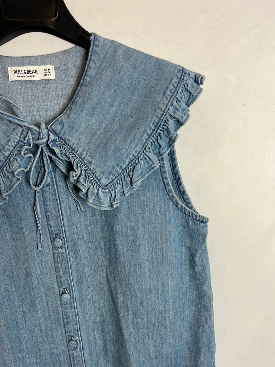 PULL&BEAR. Camisa denim cuello bebé T.m
