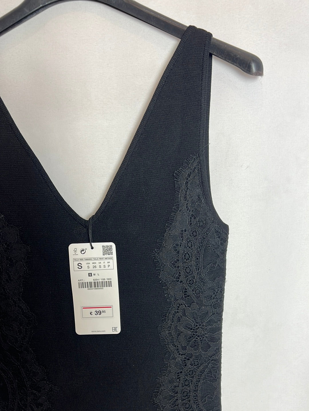 ZARA. Black fitted lace dress. TS