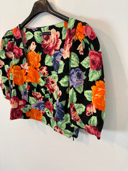 ZARA. Black floral Ts top