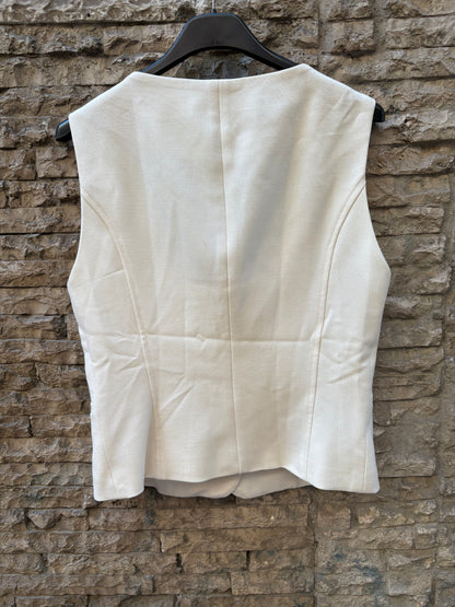 ZARA. Light beige buttoned vest. TS