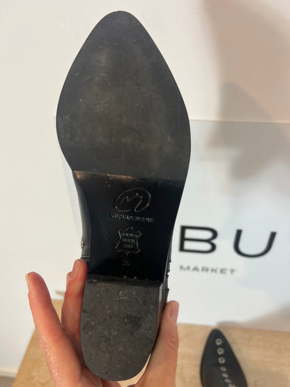 MICUIR. Botines negros tachuelas T.38