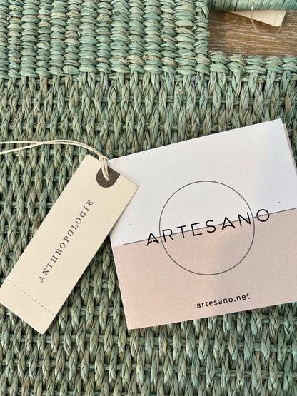 ANTHROPOLOGIE. Cartera de mano hecha a mano bicolor