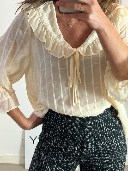 ZARA. Beige blouse with shiny thread texture. TXL