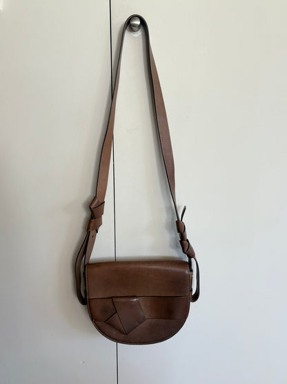 MALABABA. Bolso marrón piel asa larga