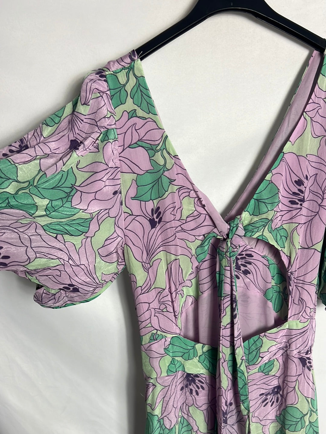 FÓRMULA JOVEN. Vestido largo estampado apertura espalda. T S