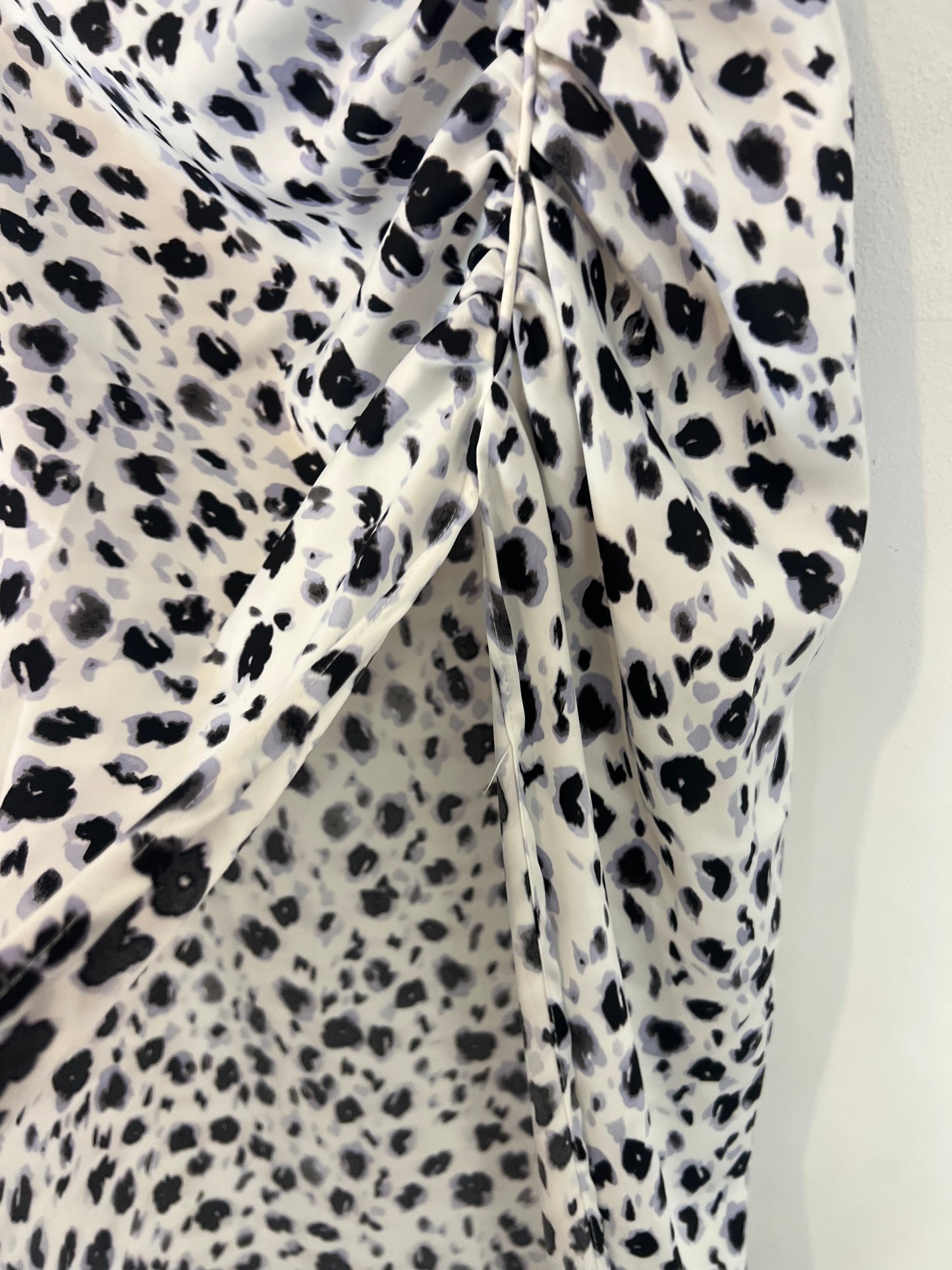 ZARA. Falda midi estampada T.s