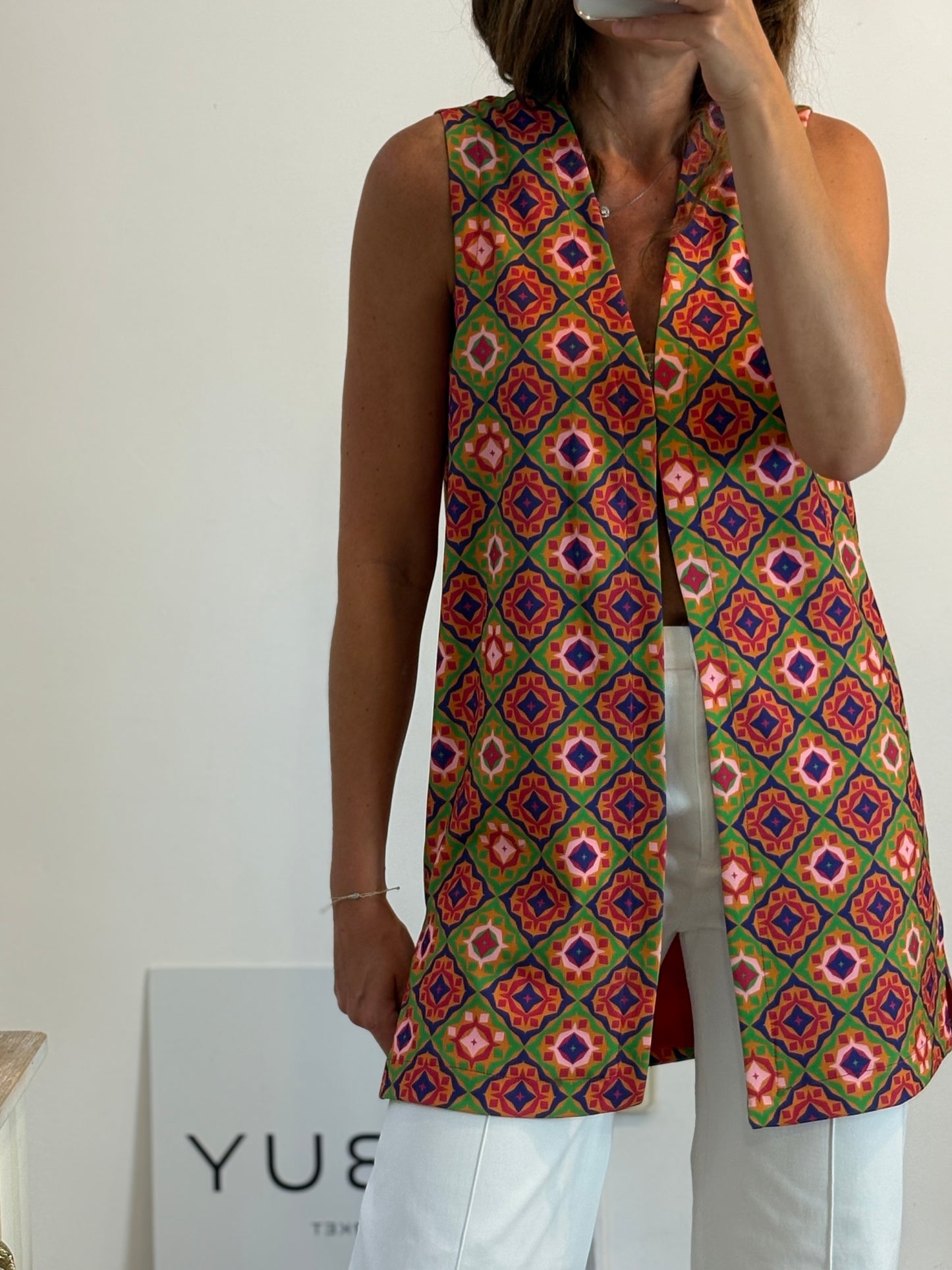 NEVER FULLY DRESSED. Chaleco estampado colores T.38