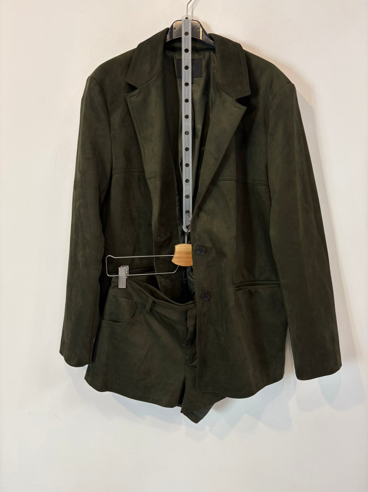 ZARA. Conjunto antelina verde