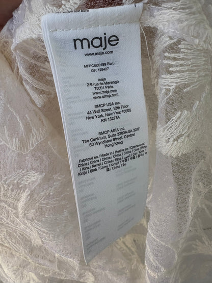 MAJE. Top bordado abotonado