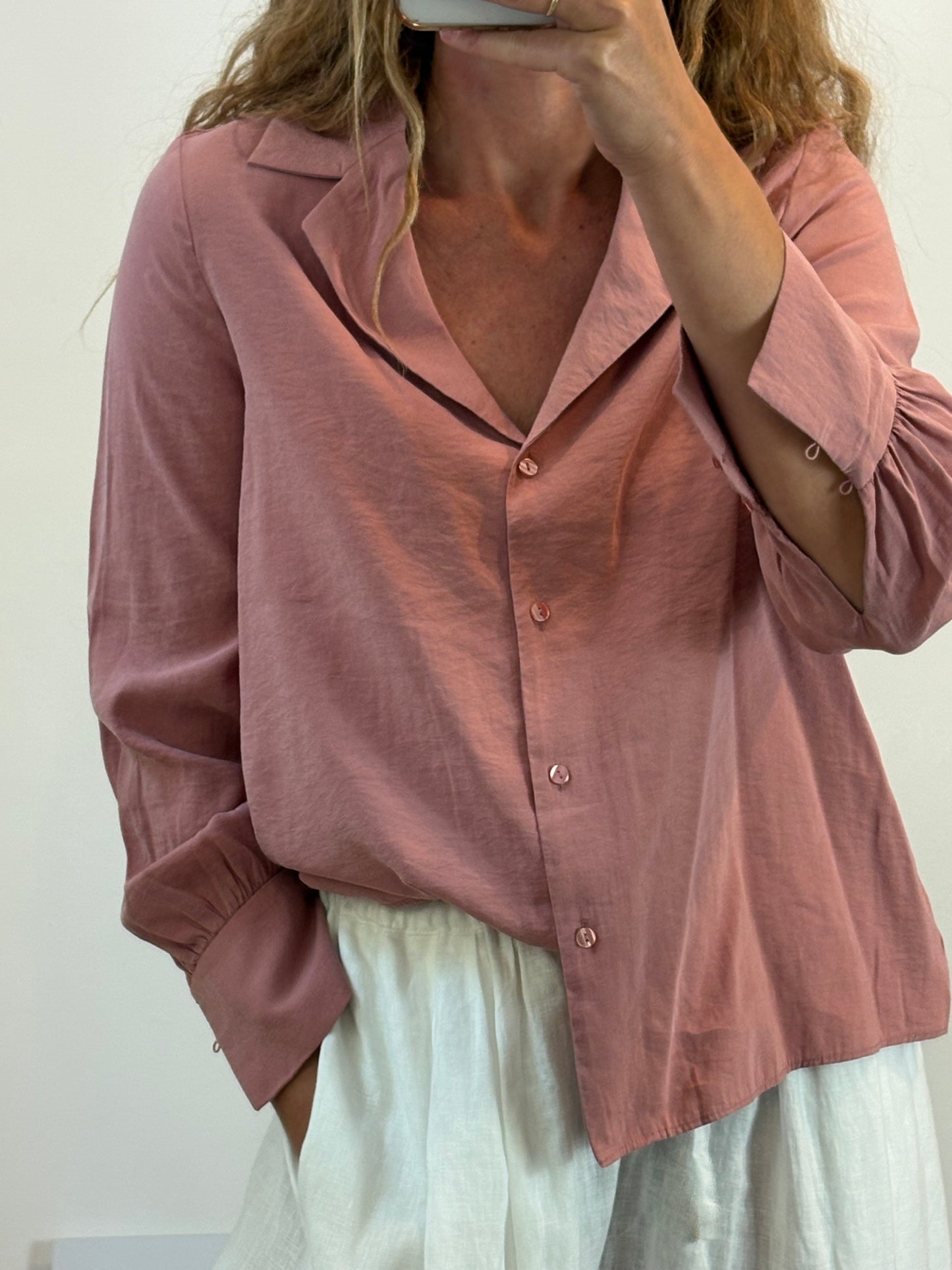 ZARA. Blusa fluida rosa palo