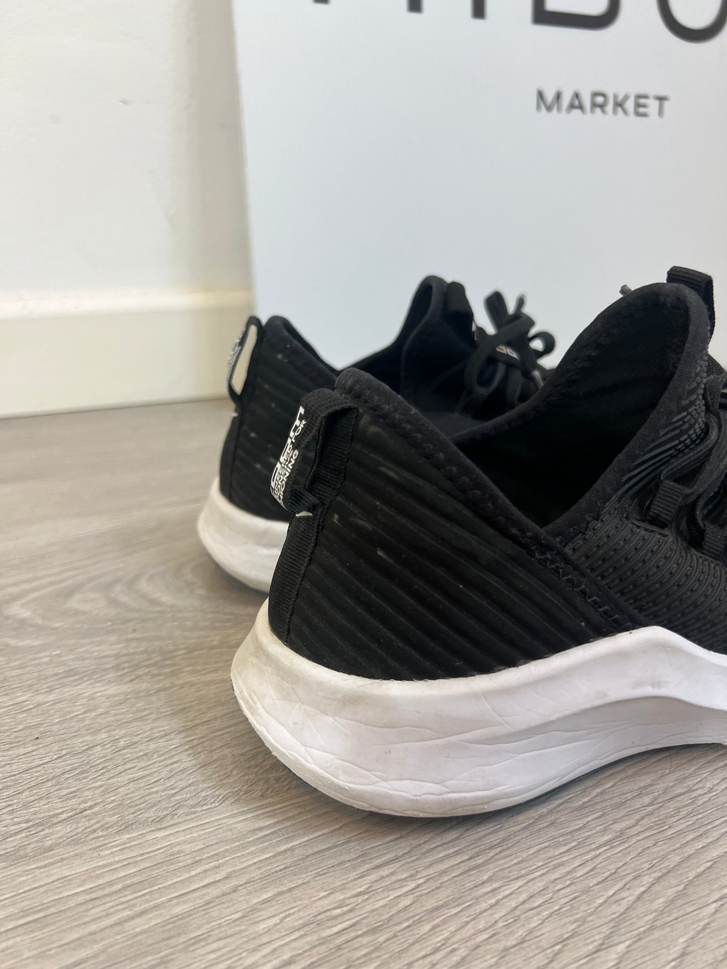 NIKE ZOOM. Black sneakers size 39