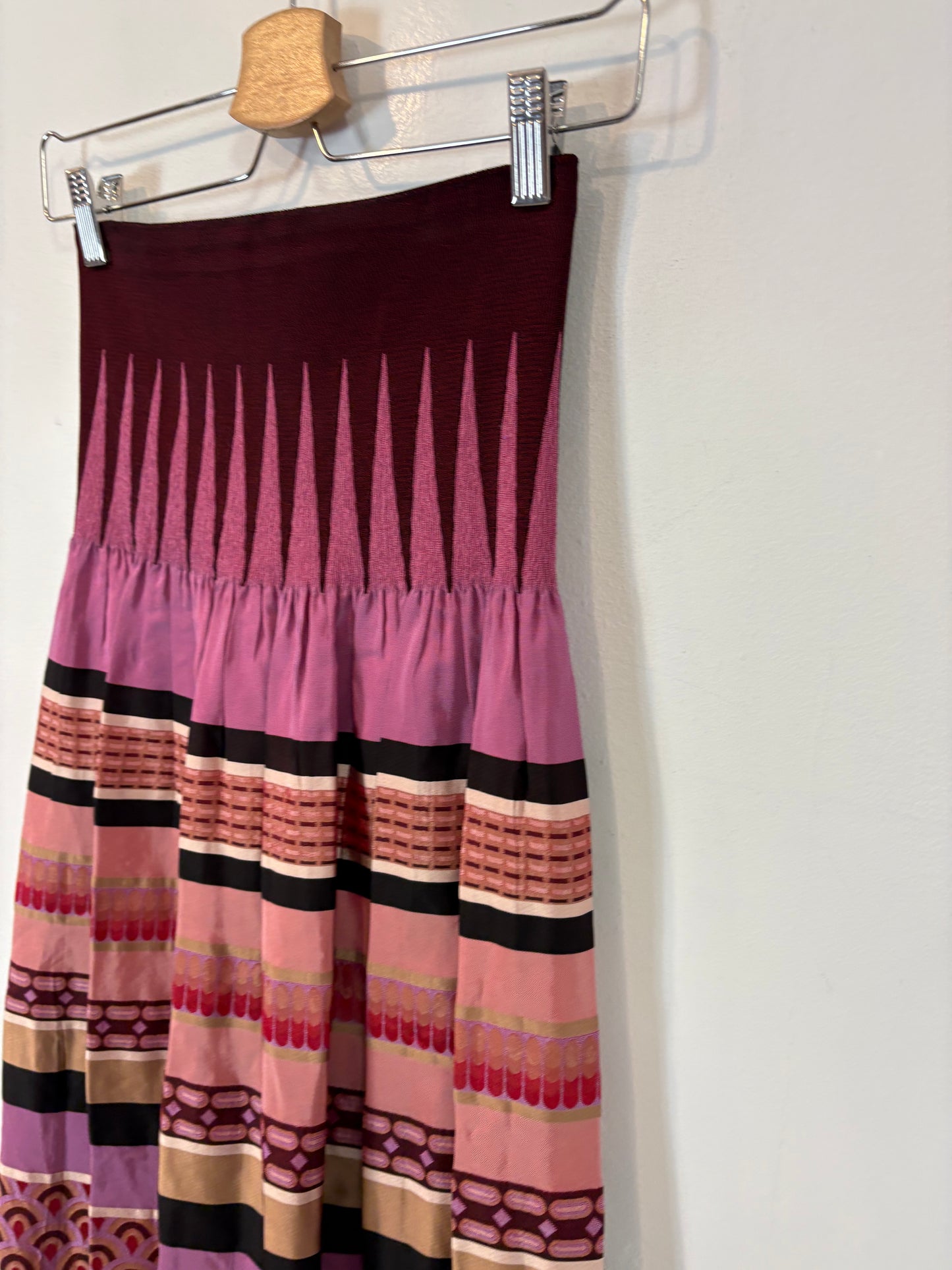 VANDERWILDE. Conjunto top y falda estampado. T 36