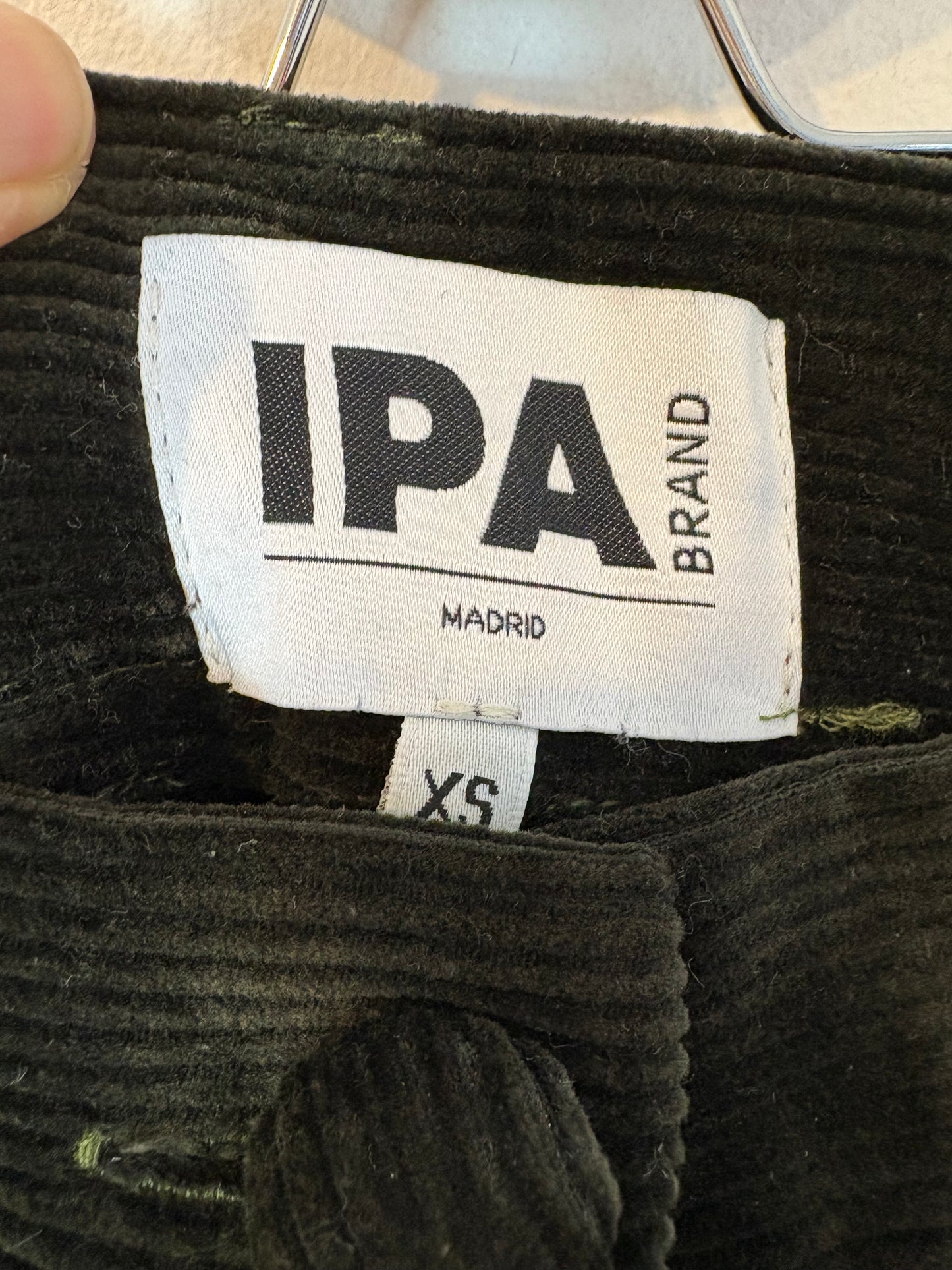 IPA BRAND. Pantalón pana pata ancha