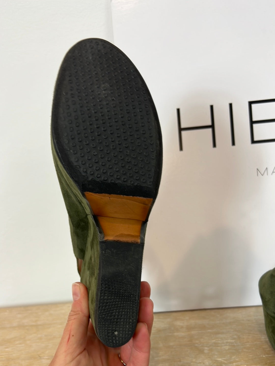 CLERGERIE. Sandalias plataforma verde  T.39