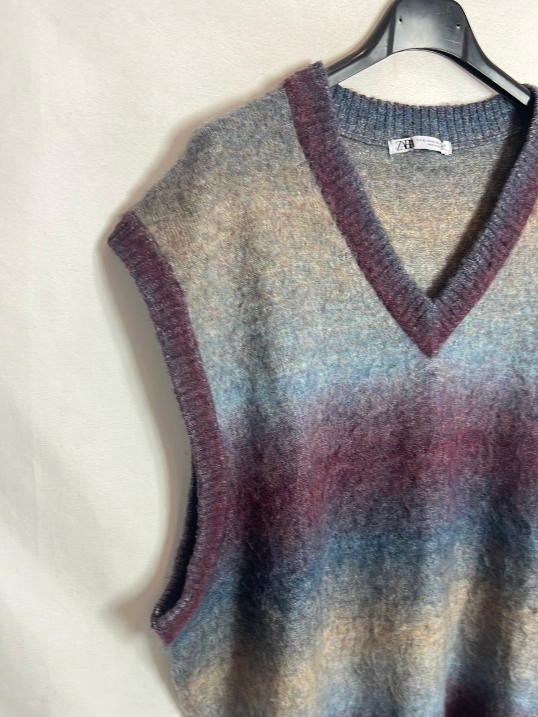 ZARA. Jersey sin mangas colores. T XL