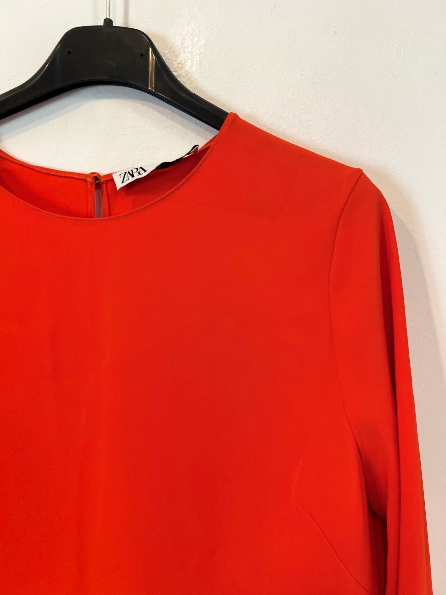 ZARA. Long blouse with asymmetric hem Tl