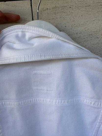 MOSCHINO. Chaqueta blanca denim cortita