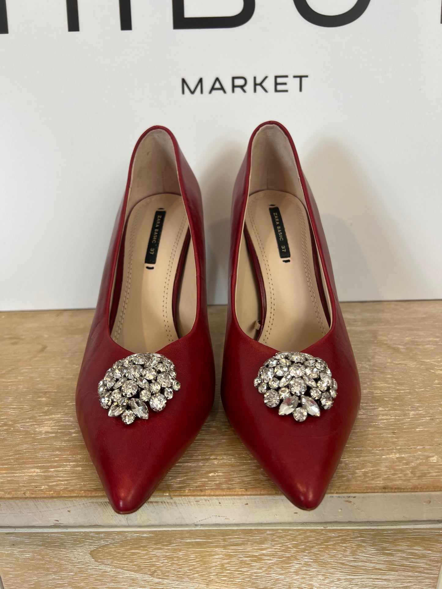 ZARA. Red brooch heels. Size 37