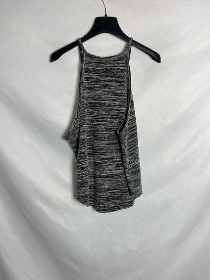 FOREVER 21. Top cuello halter gris jaspeado. T M