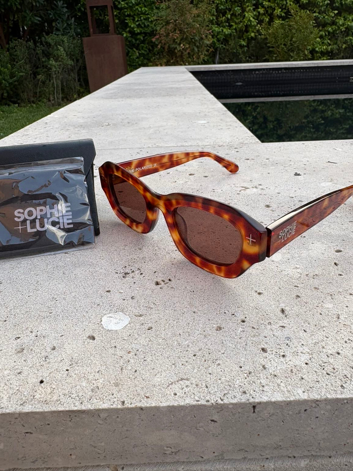 SOPHIE & LUCIE. Gafas de sol marrones