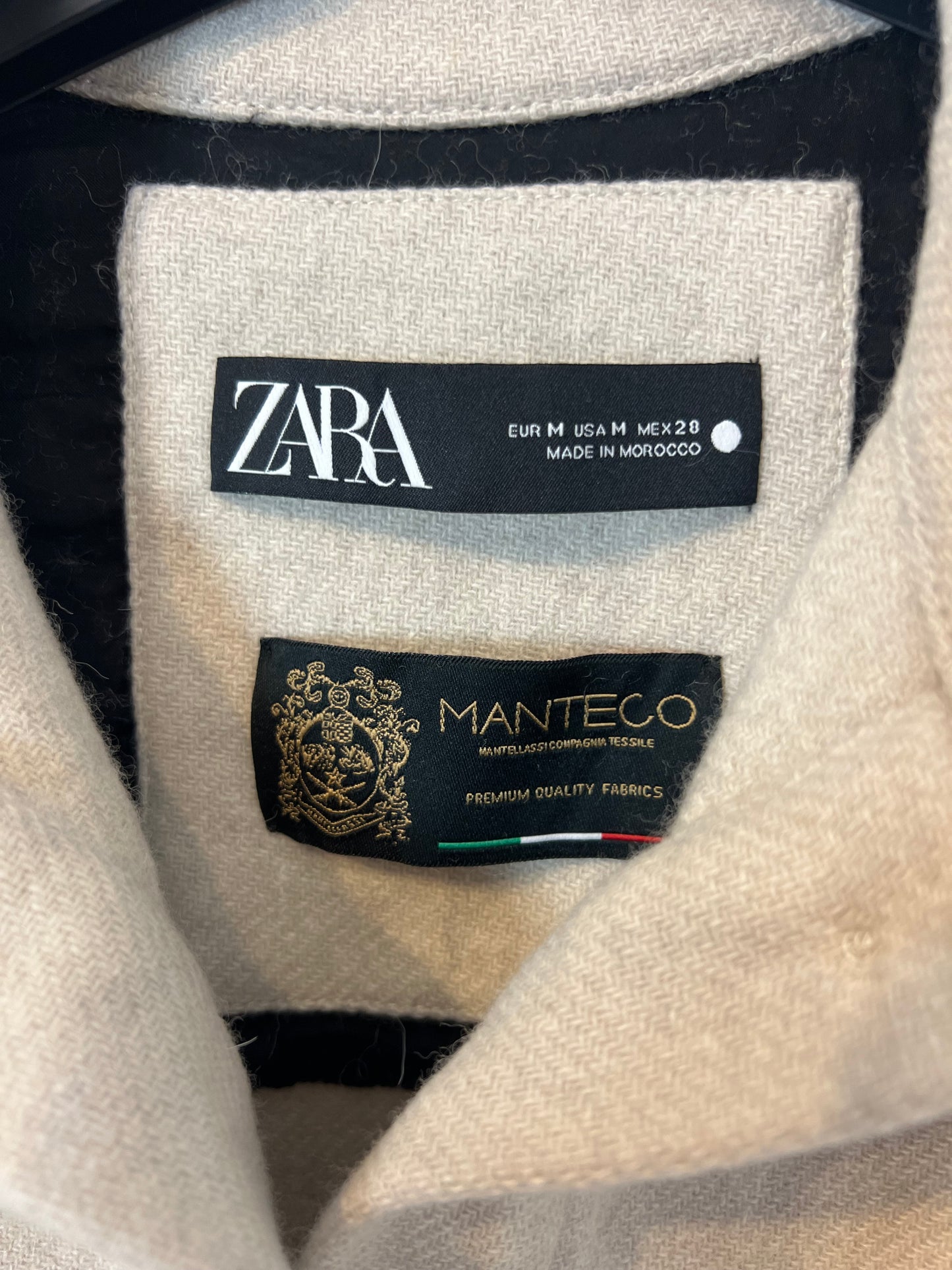 ZARA. Chaqueta lana beige botones T.m