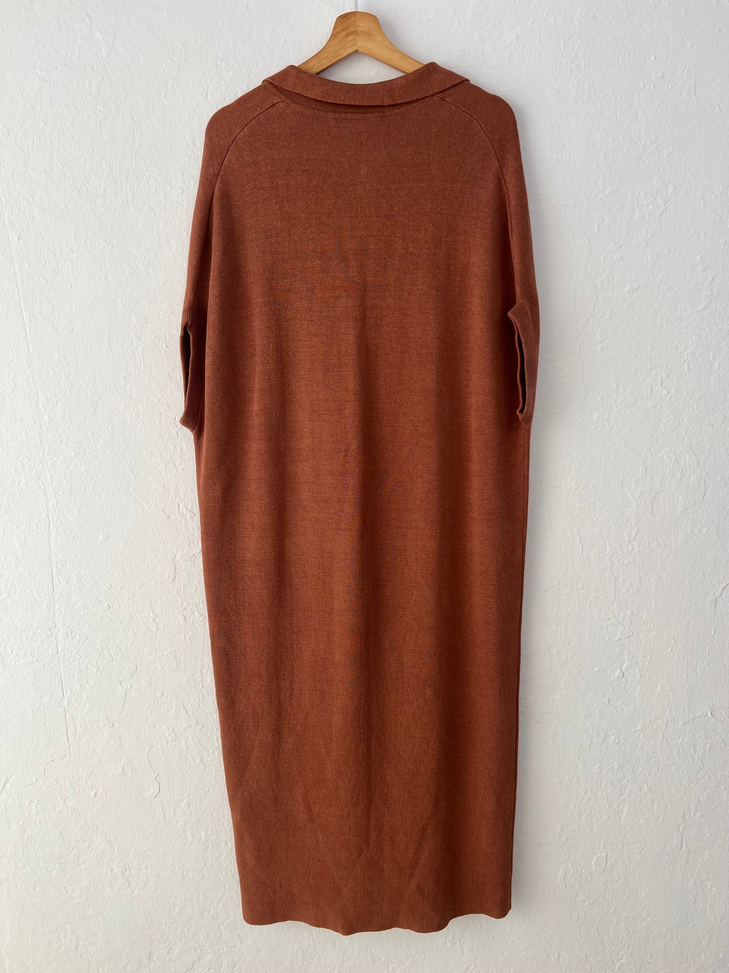 ADOLFO DOMINGUEZ. Vestido marrón punto T.m