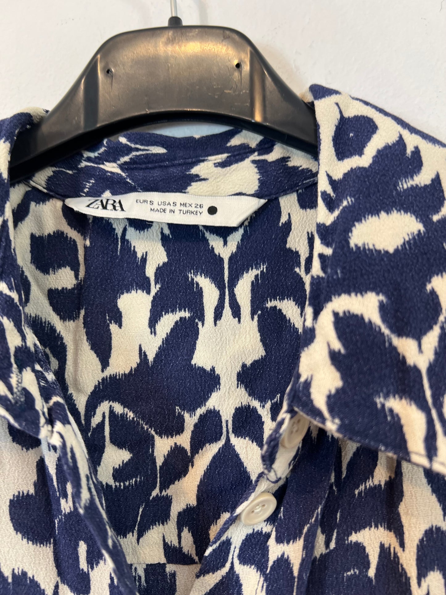 ZARA. Vestido estampado azul T.s