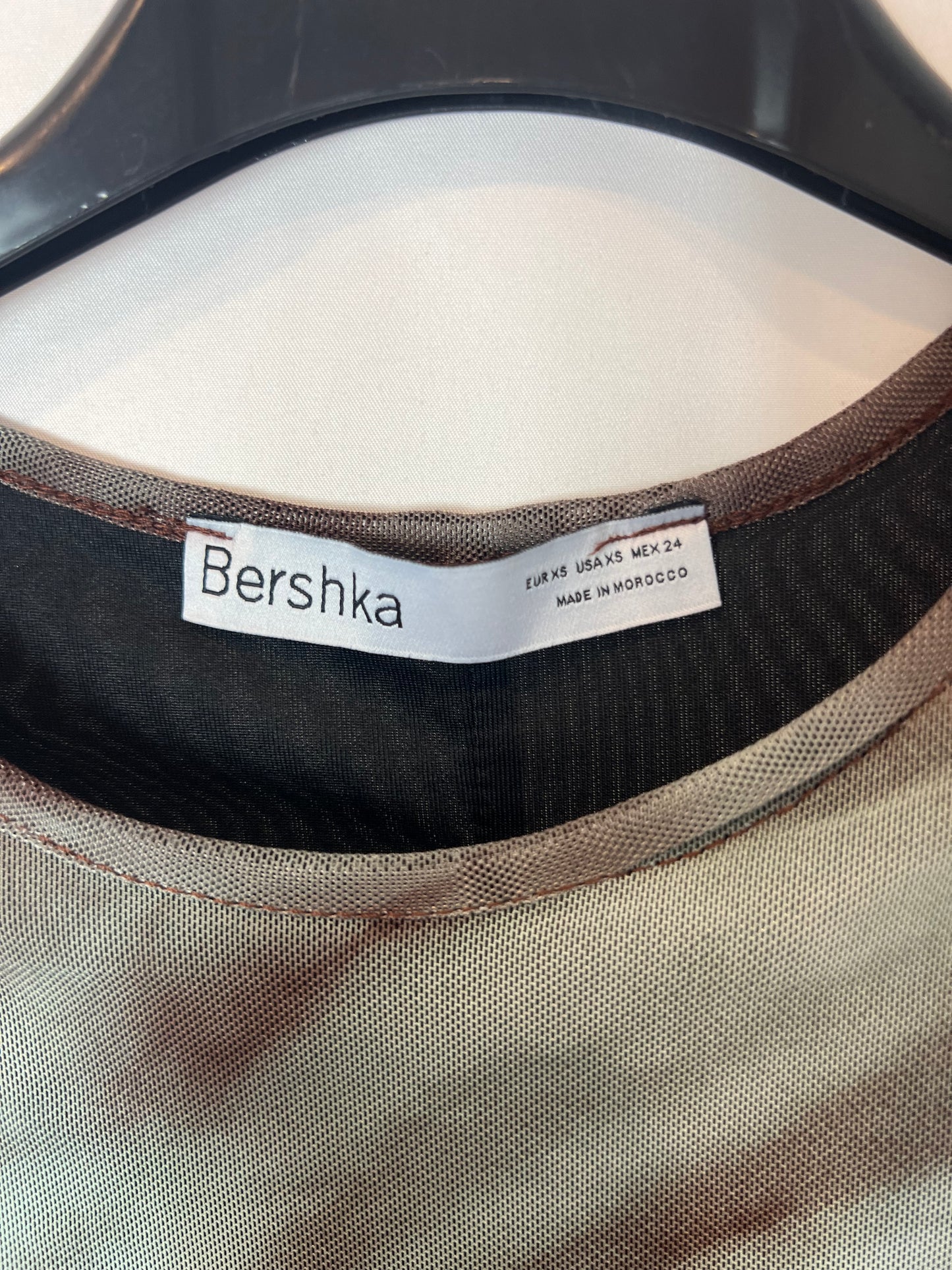 BERSHKA. Vestido fruncido verde T.xs