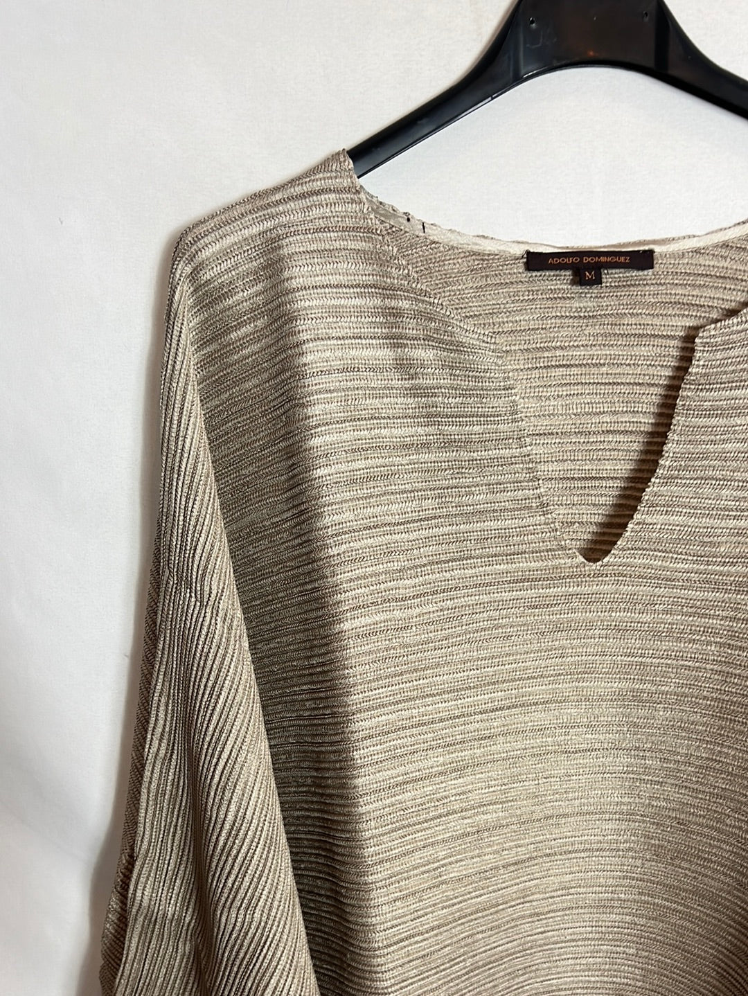 ADOLFO DOMÍNGUEZ . Top textura beige elástico. T M