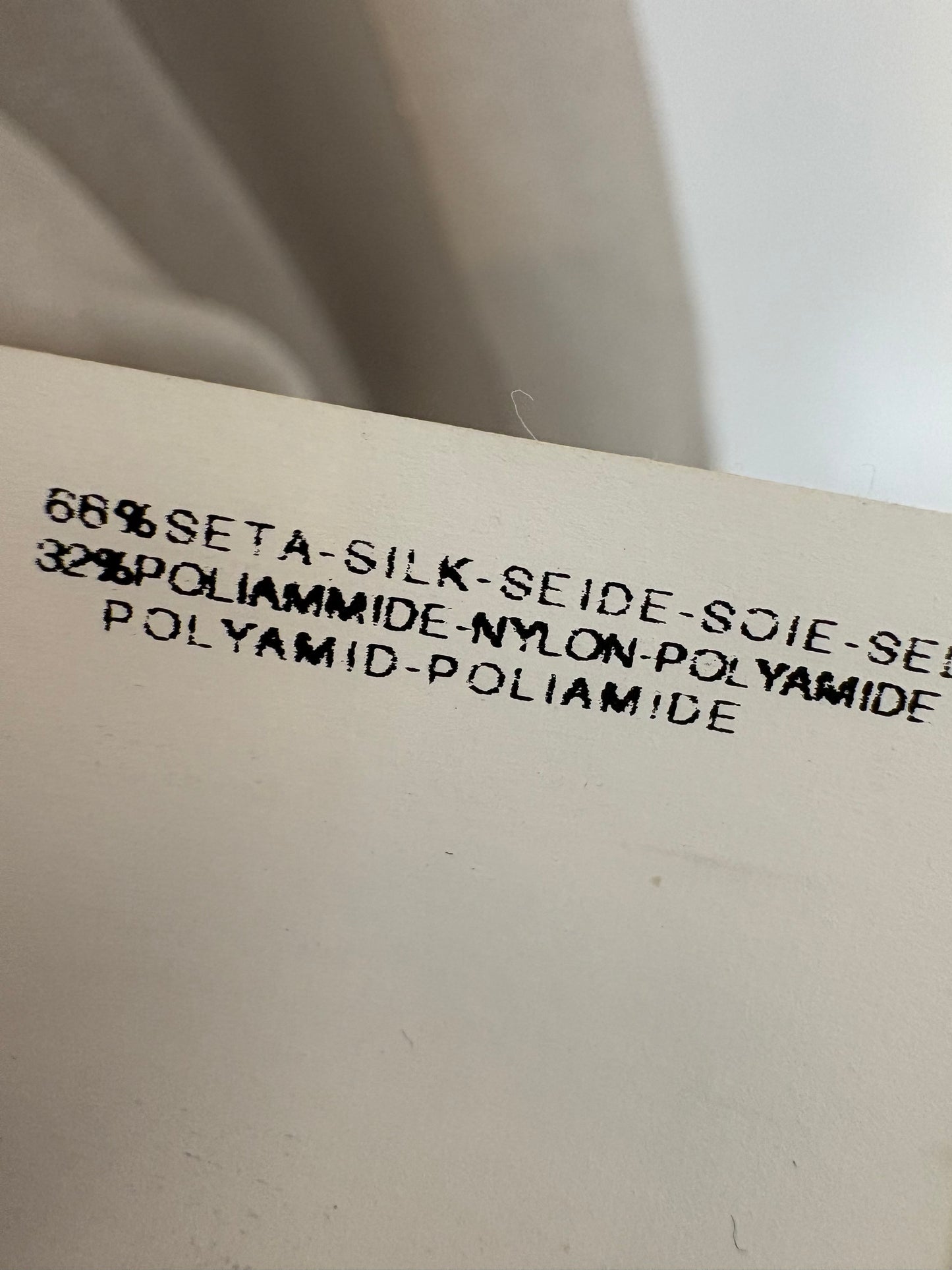 MALO Italia . Blusa semitransparente seda