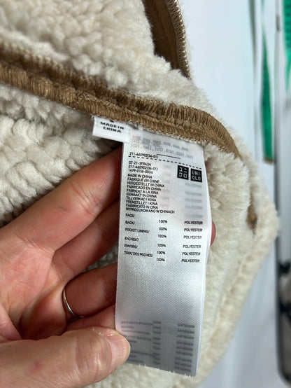 UNIQLO. Abrigo camel borrego T.s