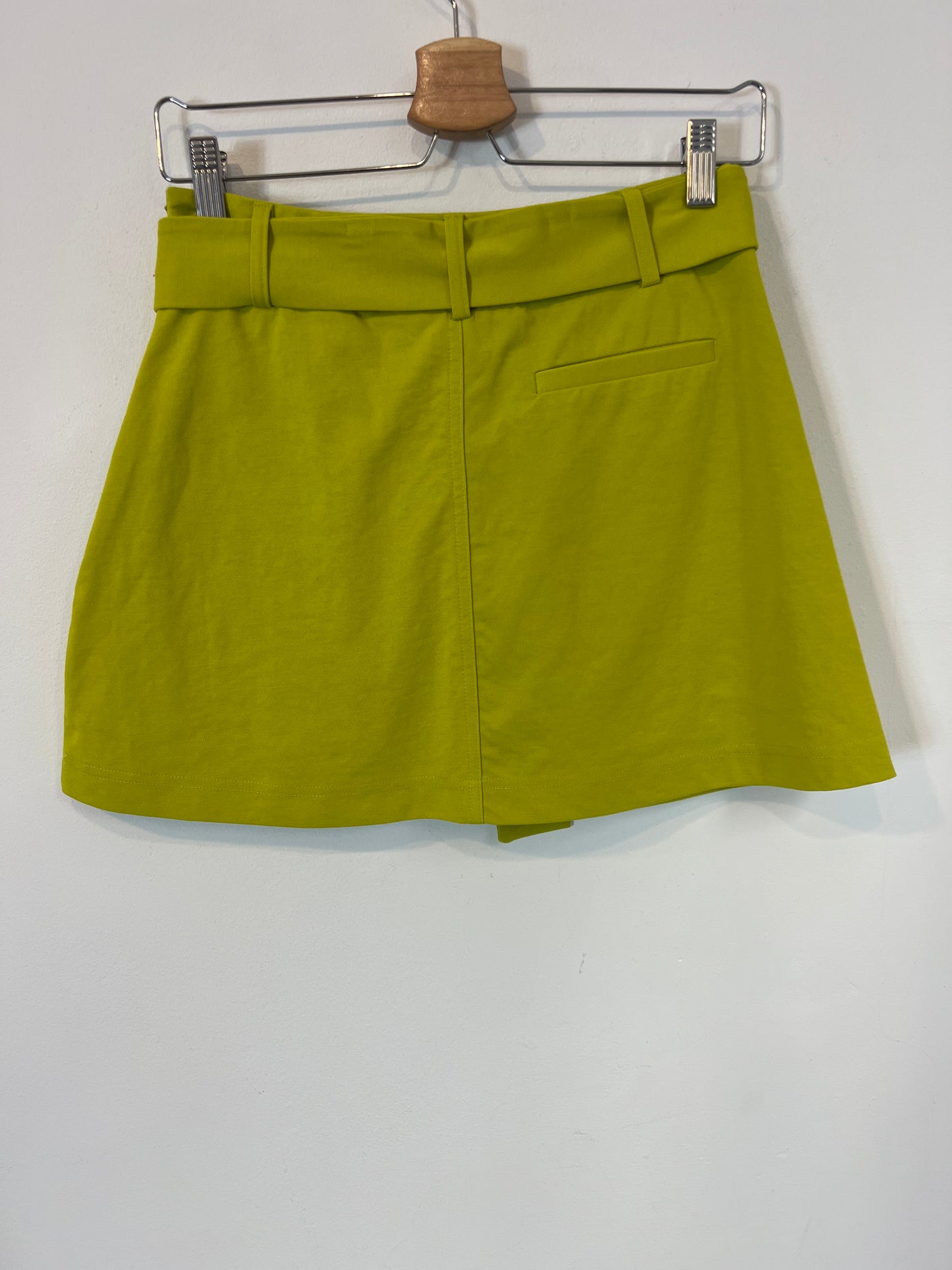 ZARA. Green skirt with pockets Tm