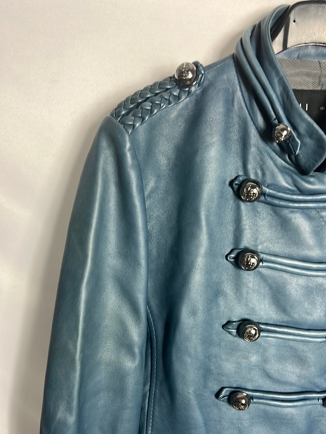 BARBARA BUI. Chaqueta piel azul botones. T 40 (Tara)