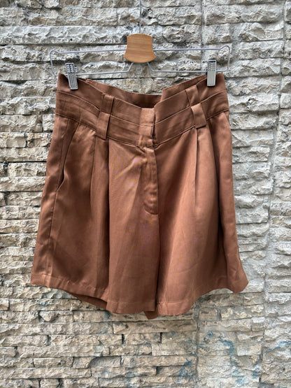 NERATTA. Bermuda marrón fluida