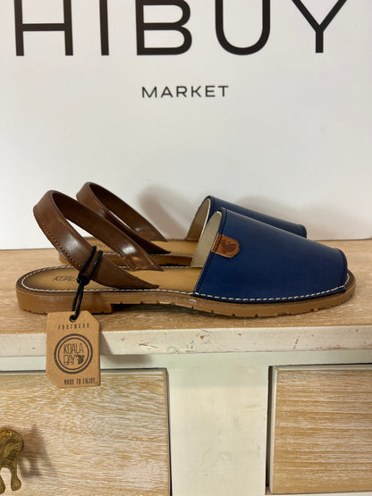 KOALABAY. Menorquinas piel azul. T 42