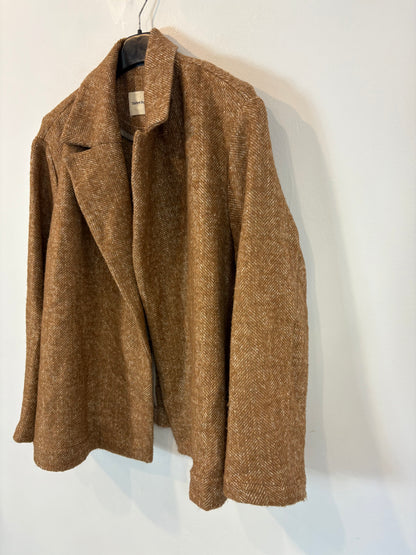 THE NEW SOCIETY. Chaqueta camel espiga lana aberturas