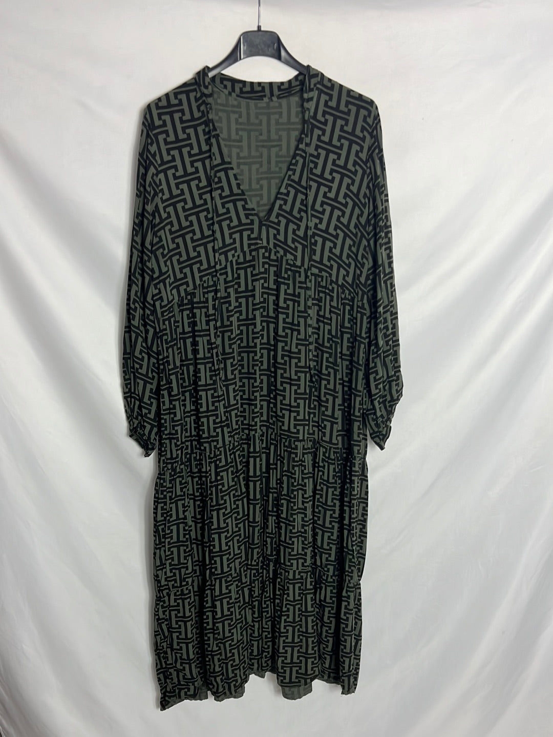 OTRAS. Vestido midi verde estampado geométrico . T U(M)
