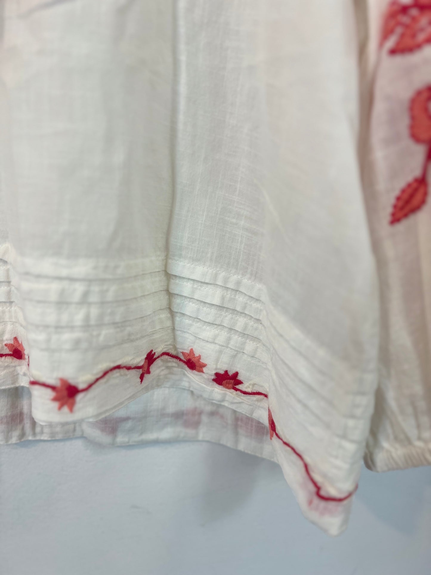 SPRINGFIEL. Embroidered white blouse T.36