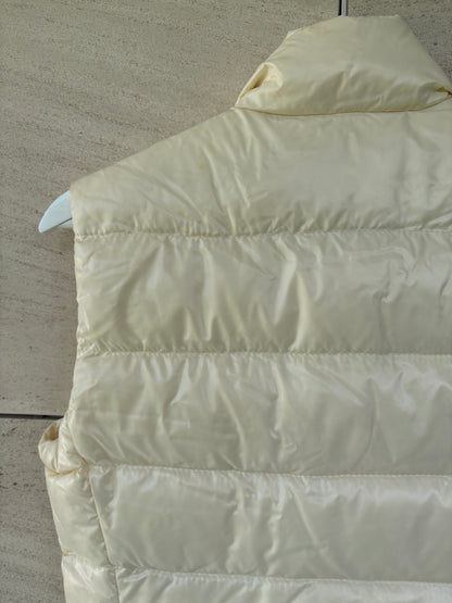 MONCLER. Chaleco ligero beige claro . T 2 (S/M)
