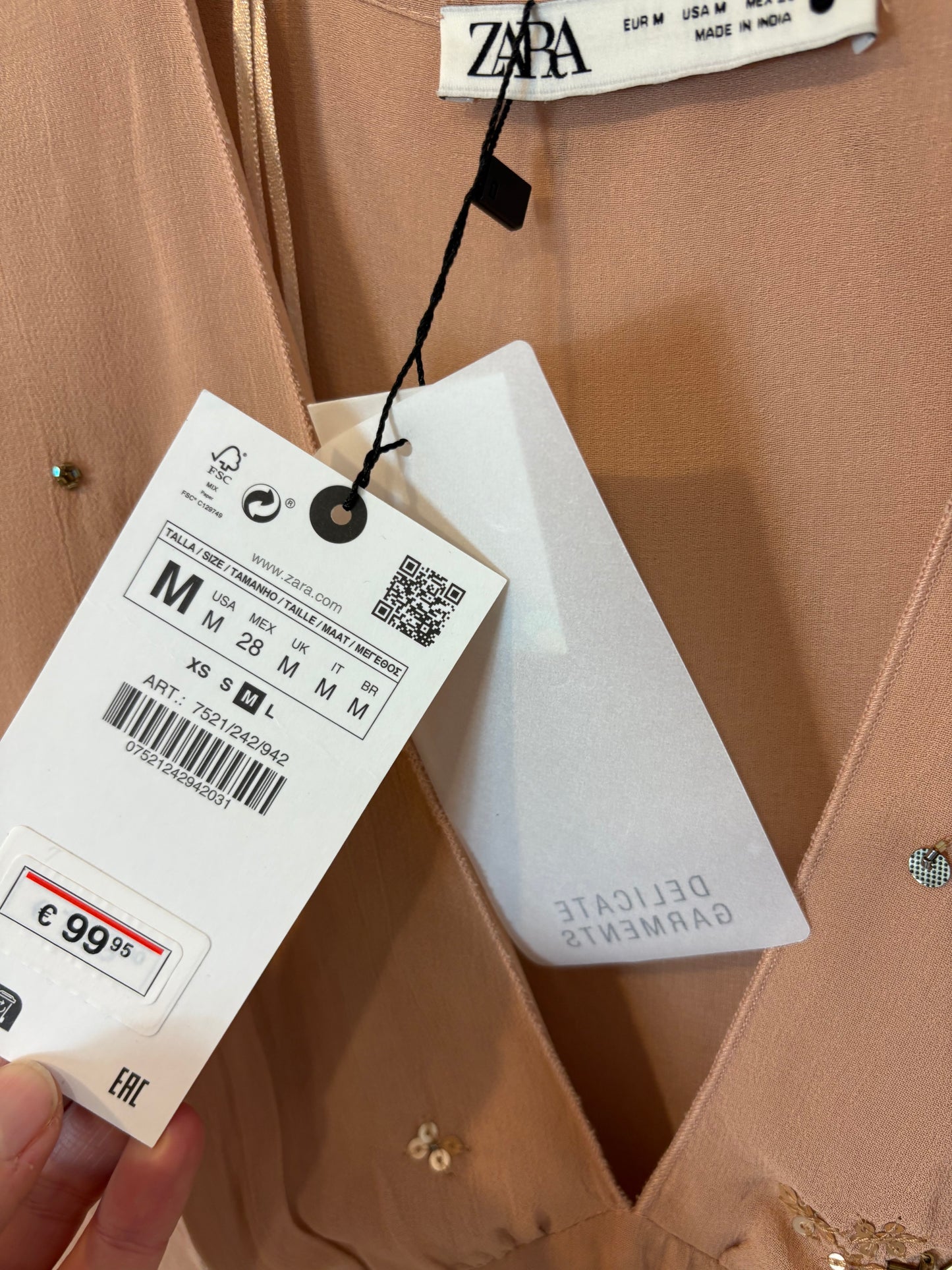 ZARA. Vestido gasa detalles lentejuelas