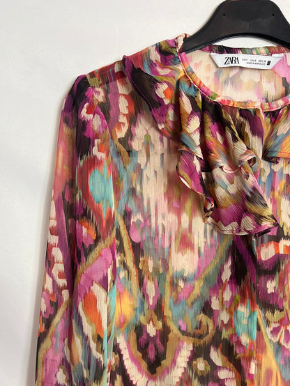 ZARA. Blusa estampada semi transparente. T S