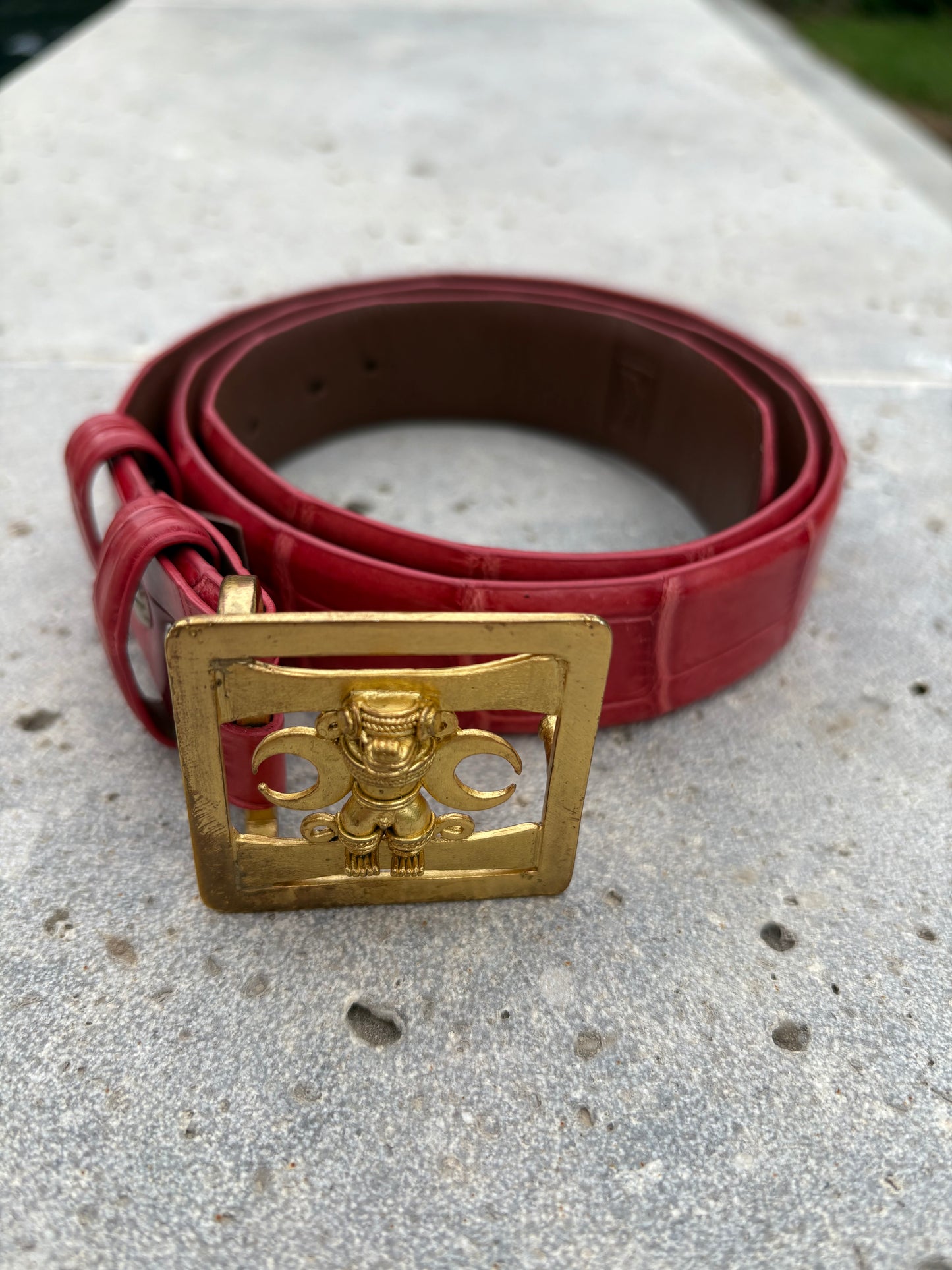 OTRAS. Cinturón hebilla dorada