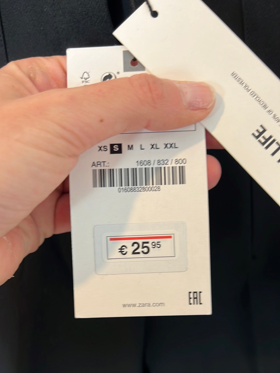 ZARA. Pantalón negro pinzas. T S